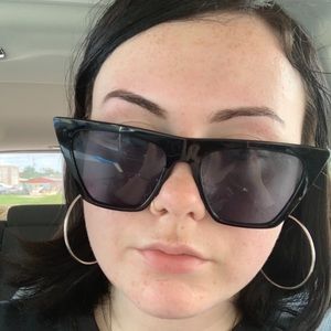 Meet your Posher, Mariella